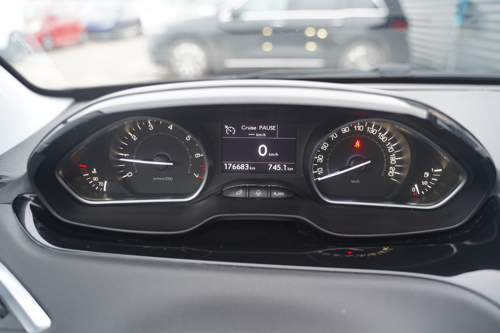 Billede af Peugeot 208 1,2 VTi Allure Sky