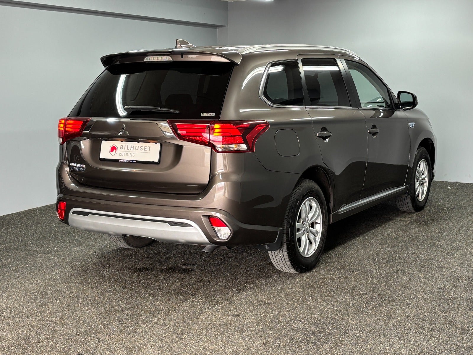 Billede af Mitsubishi Outlander 2,4 PHEV Invite CVT 4WD