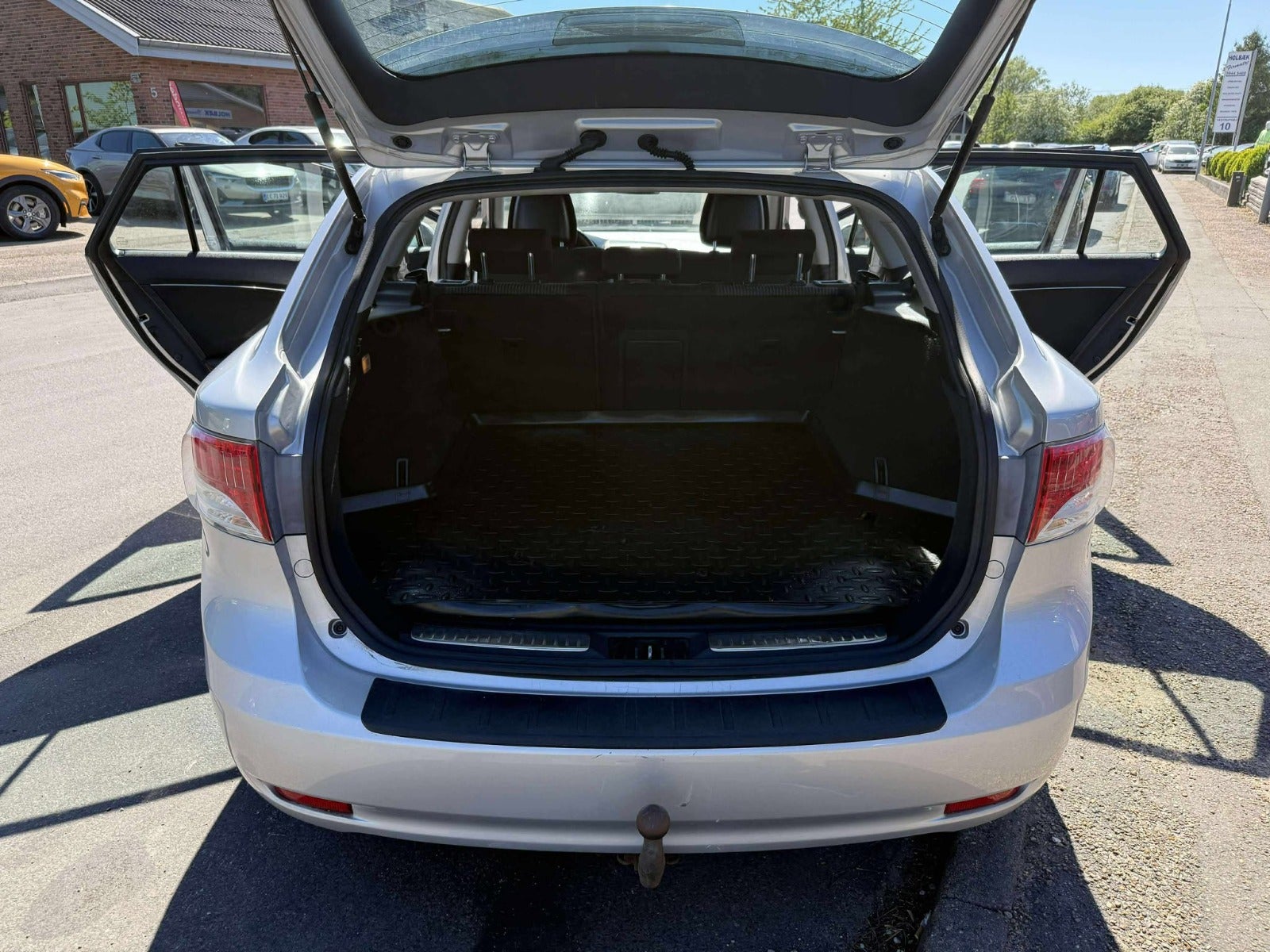 Billede af Toyota Avensis 2,0 D-4D T2 stc.