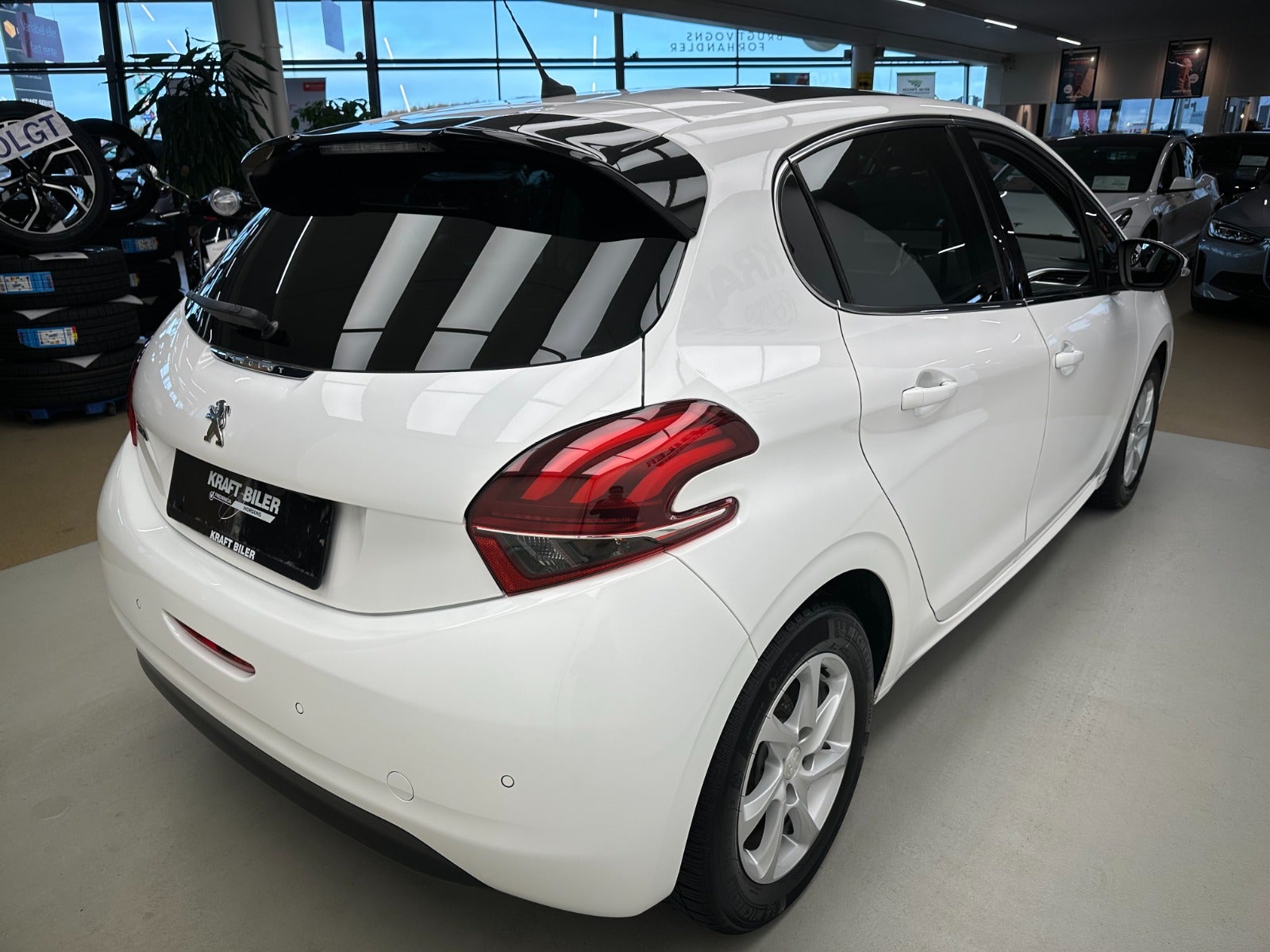Billede af Peugeot 208 1,2 PureTech 82 Allure Sky