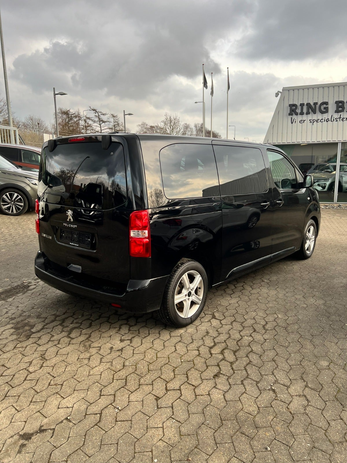 Peugeot Traveller 2019