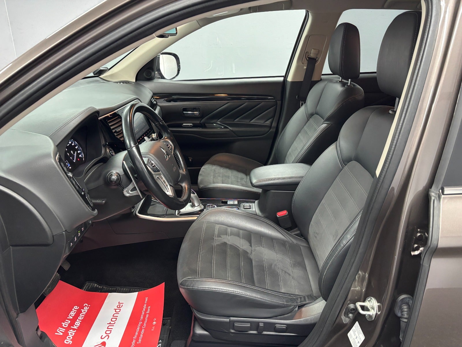 Billede af Mitsubishi Outlander 2,4 PHEV Intense CVT 4WD
