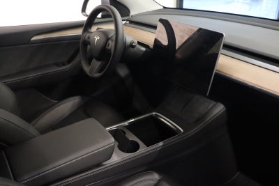 Tesla Model Y Performance AWD
