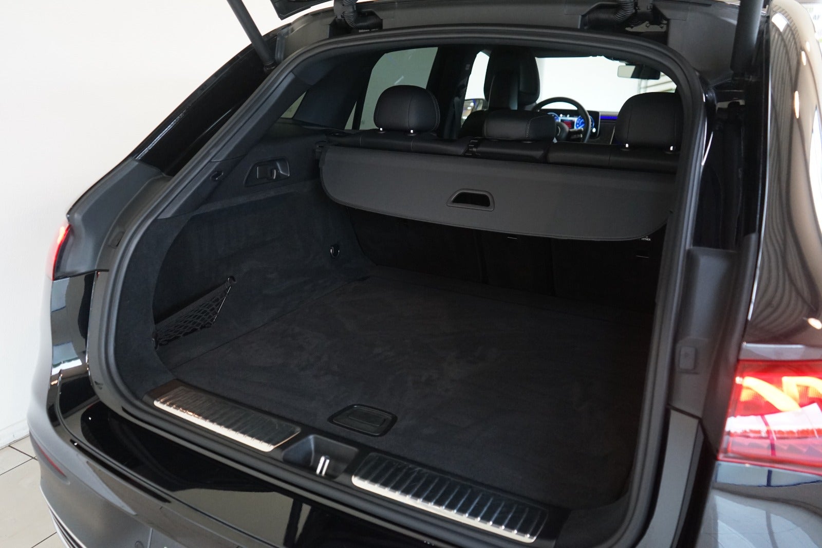 Mercedes EQE350 SUV