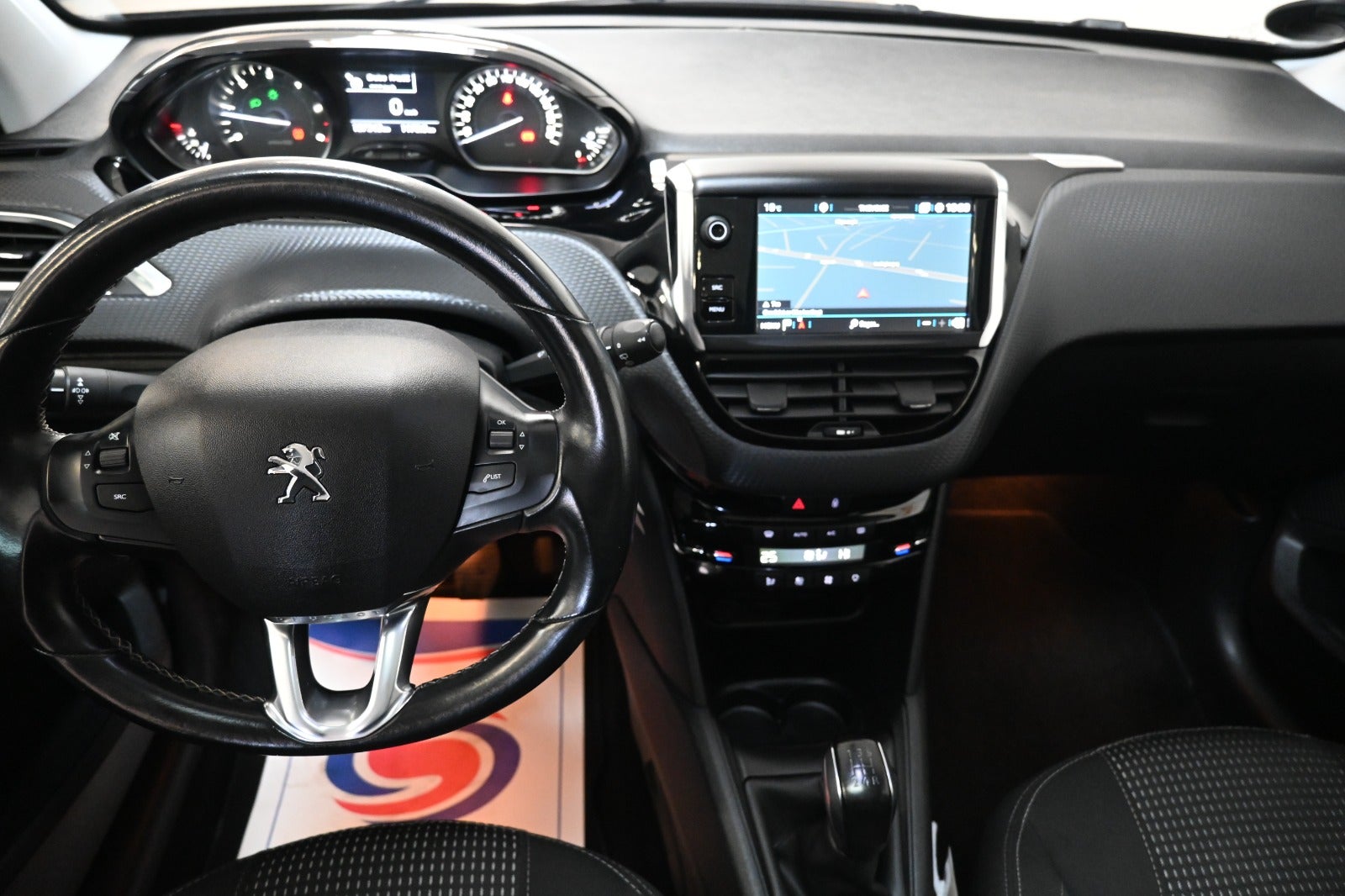 Peugeot 208 BlueHDi 100 Prestige