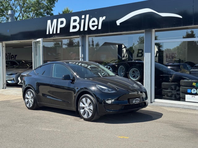 Tesla Model Y  Long Range AWD