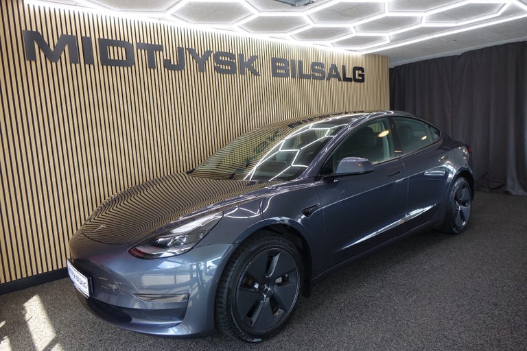 Tesla Model 3 Long Range AWD