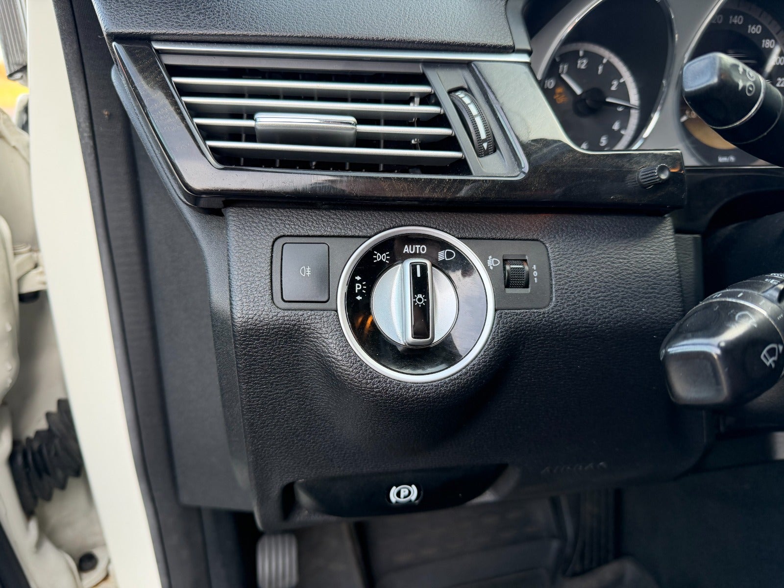 Billede af Mercedes E220 2,2 CDi Avantgarde stc. aut. BE