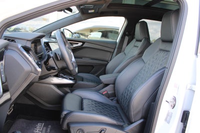 Audi Q4 e-tron S-line quattro