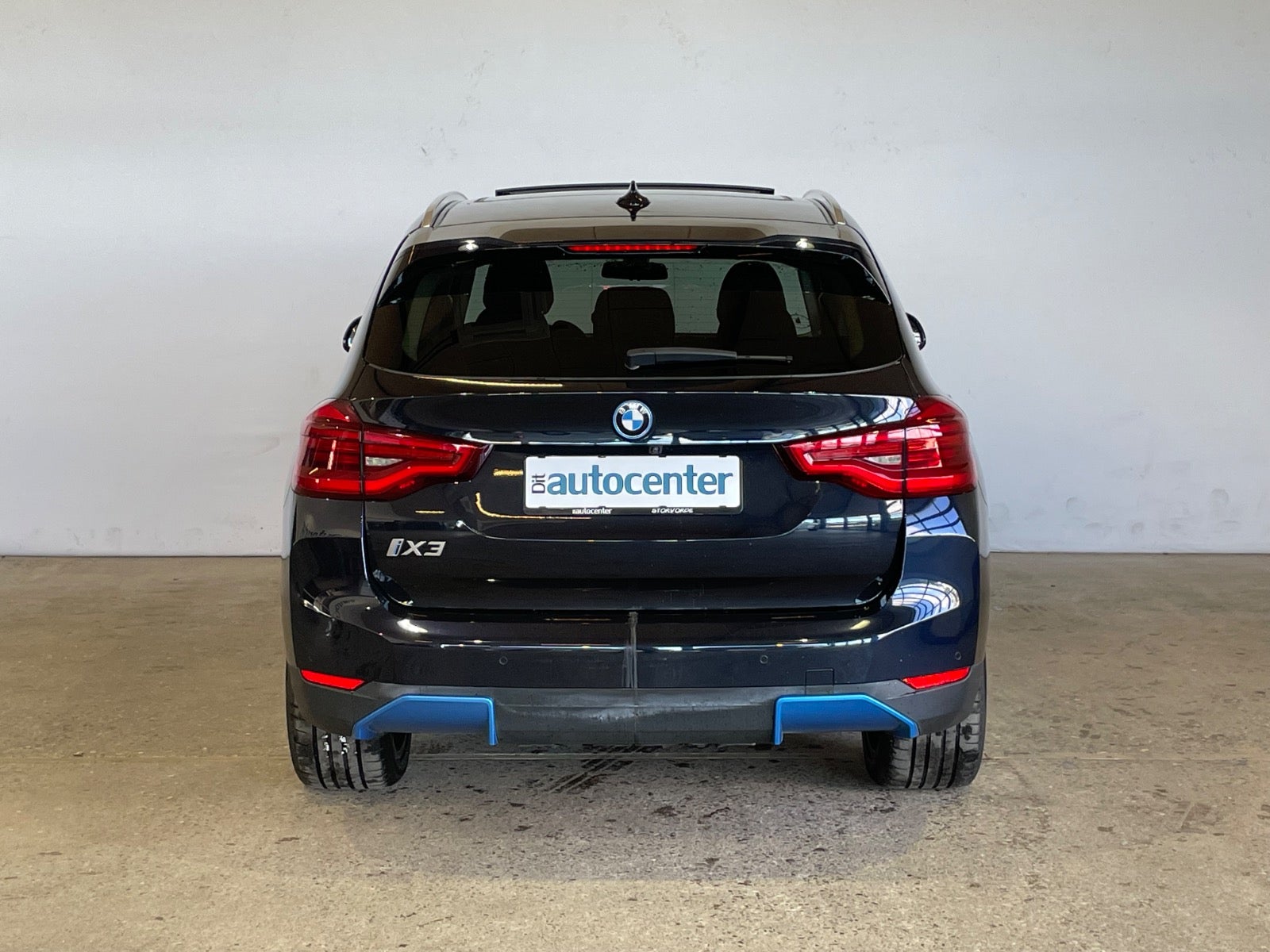 BMW iX3 Charged Plus