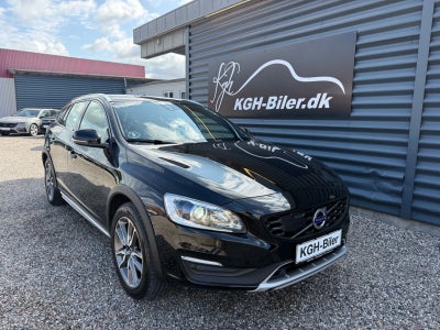 Volvo V60 CC 2,0 D3 150 Summum aut. 5d