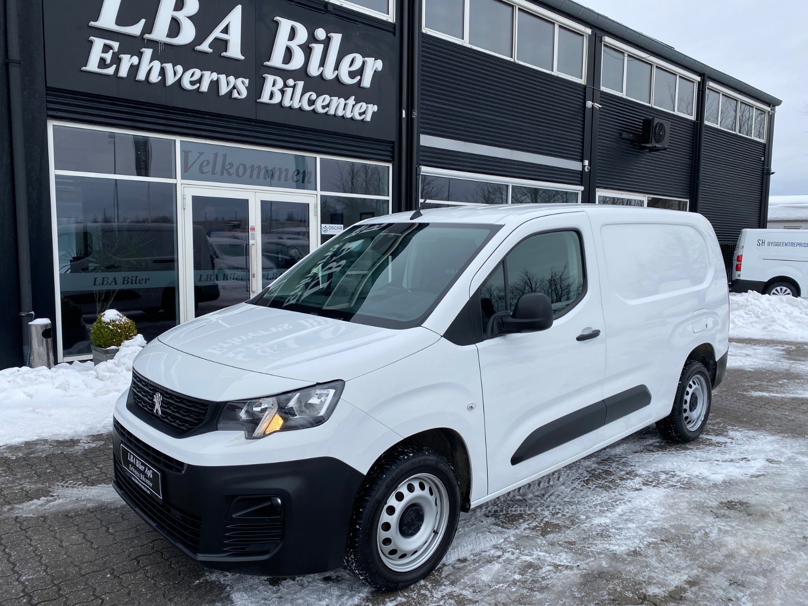 Peugeot Partner BlueHDi 100 L2V2 Plus Van