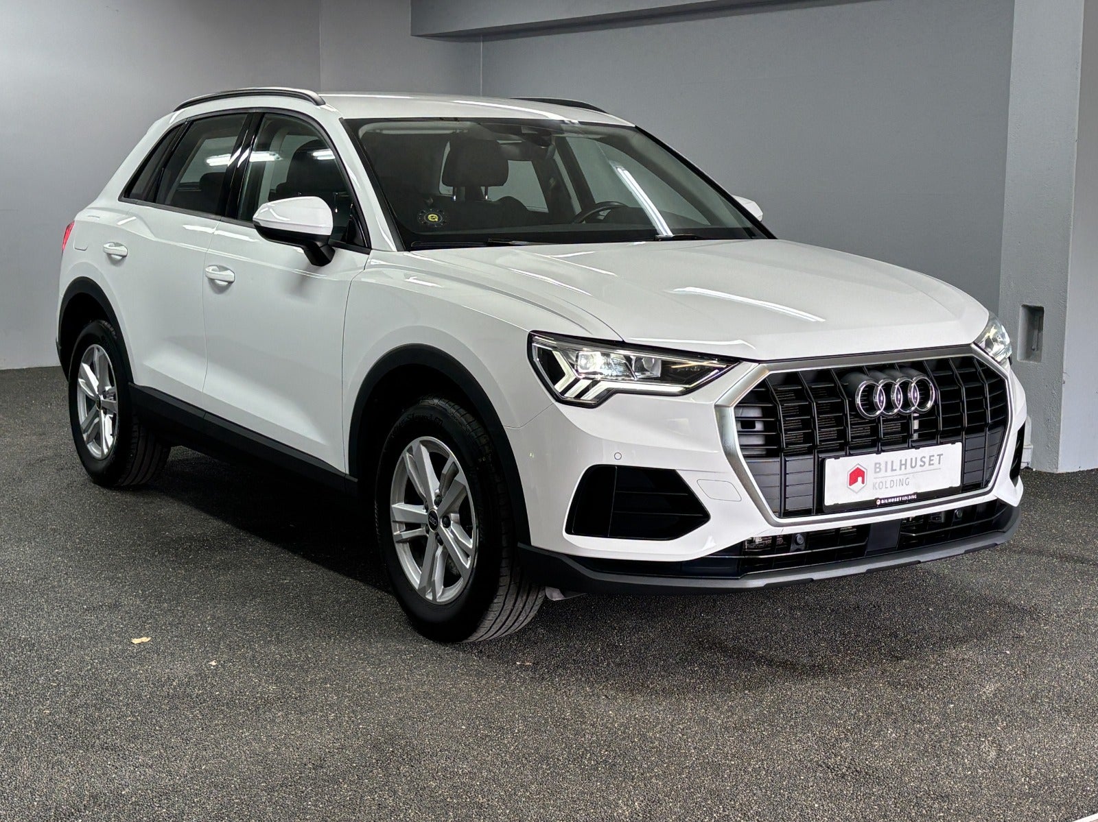 Billede af Audi Q3 45 TFSi e Attitude+ S-tr.