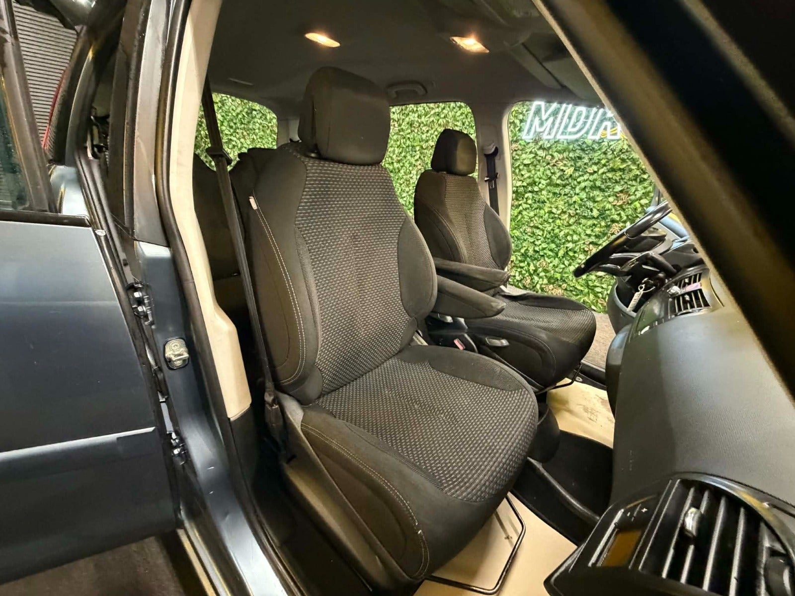 Billede af Citroën Grand C4 Picasso 1,6 HDi 110 VTR E6G 7prs