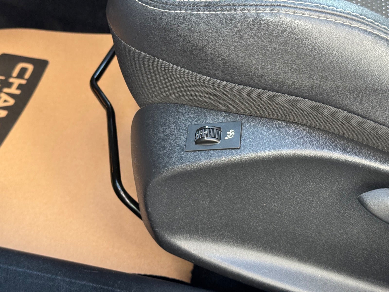 Billede af Peugeot 2008 1,6 BlueHDi 100 Allure Sky