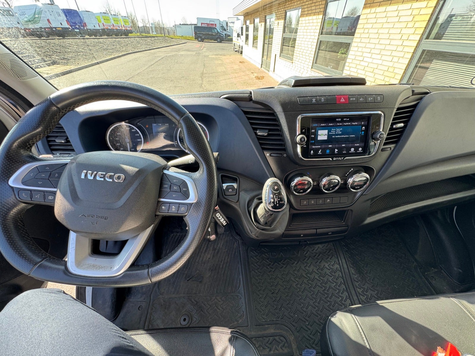 Billede af Iveco Daily 3,0 35S18 12m³ Van AG8
