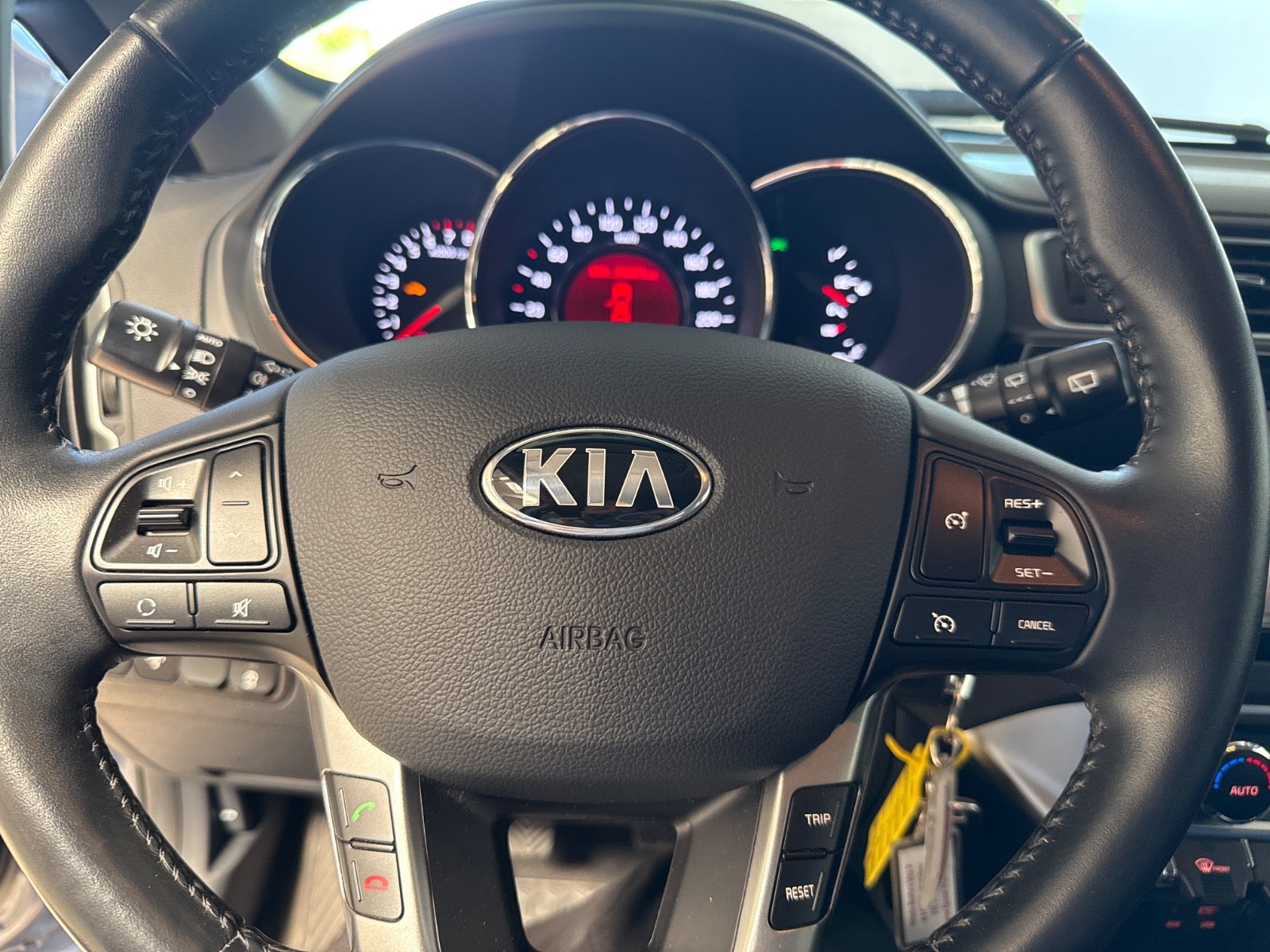 Kia Rio CVVT Attraction