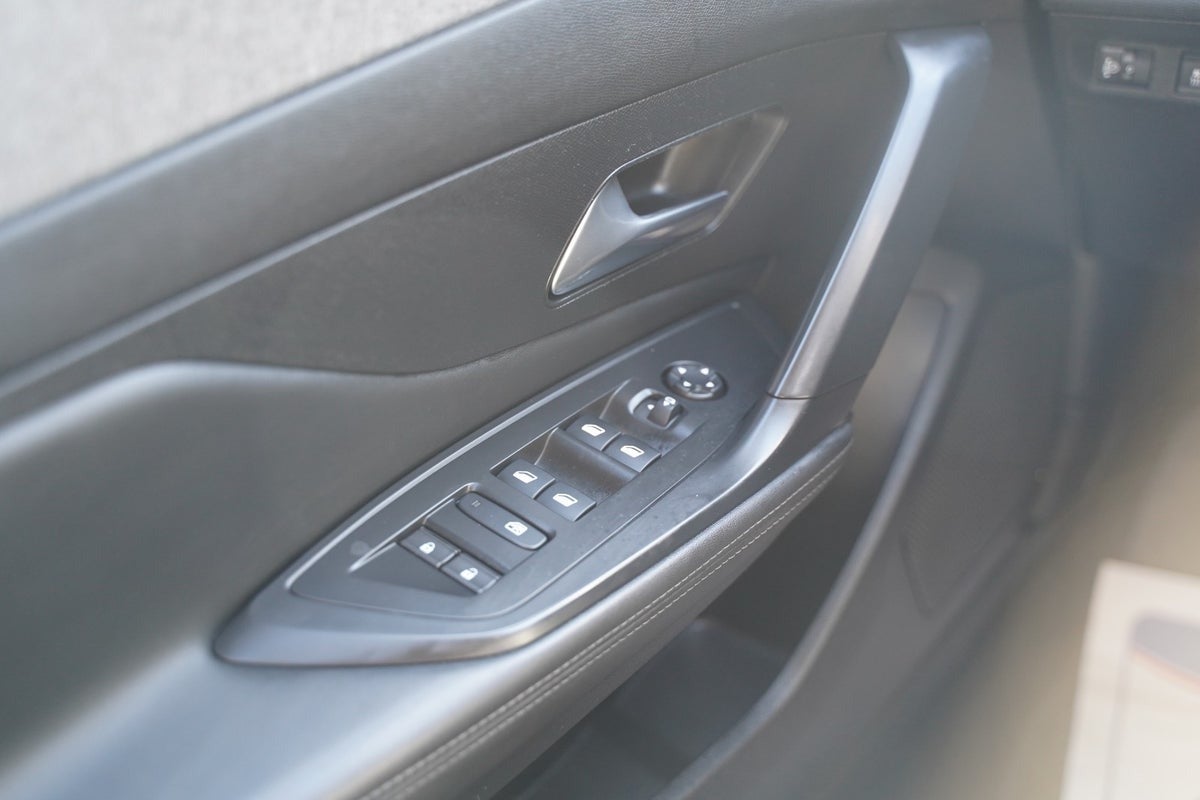 Billede af Peugeot 308 1,6 Hybrid Allure Pack EAT8