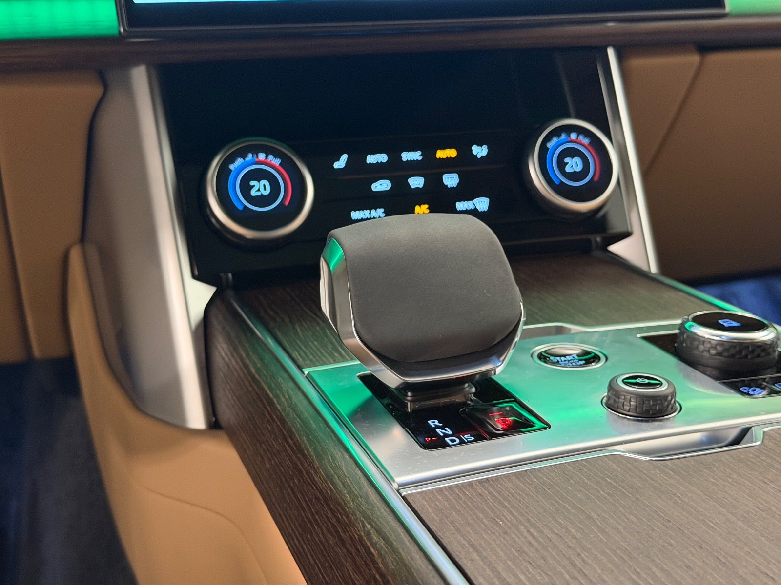 Land Rover – Range Rover