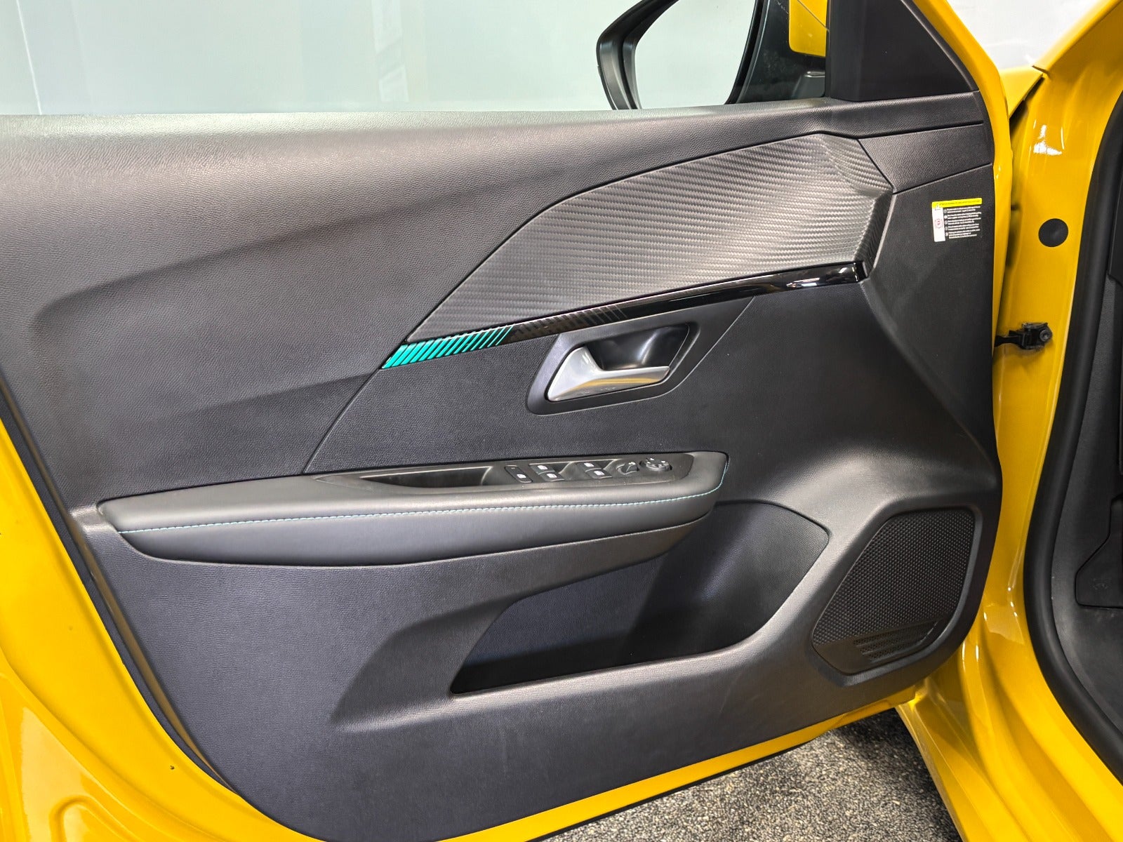 Billede af Peugeot 208 1,2 PureTech 100 Allure Sky