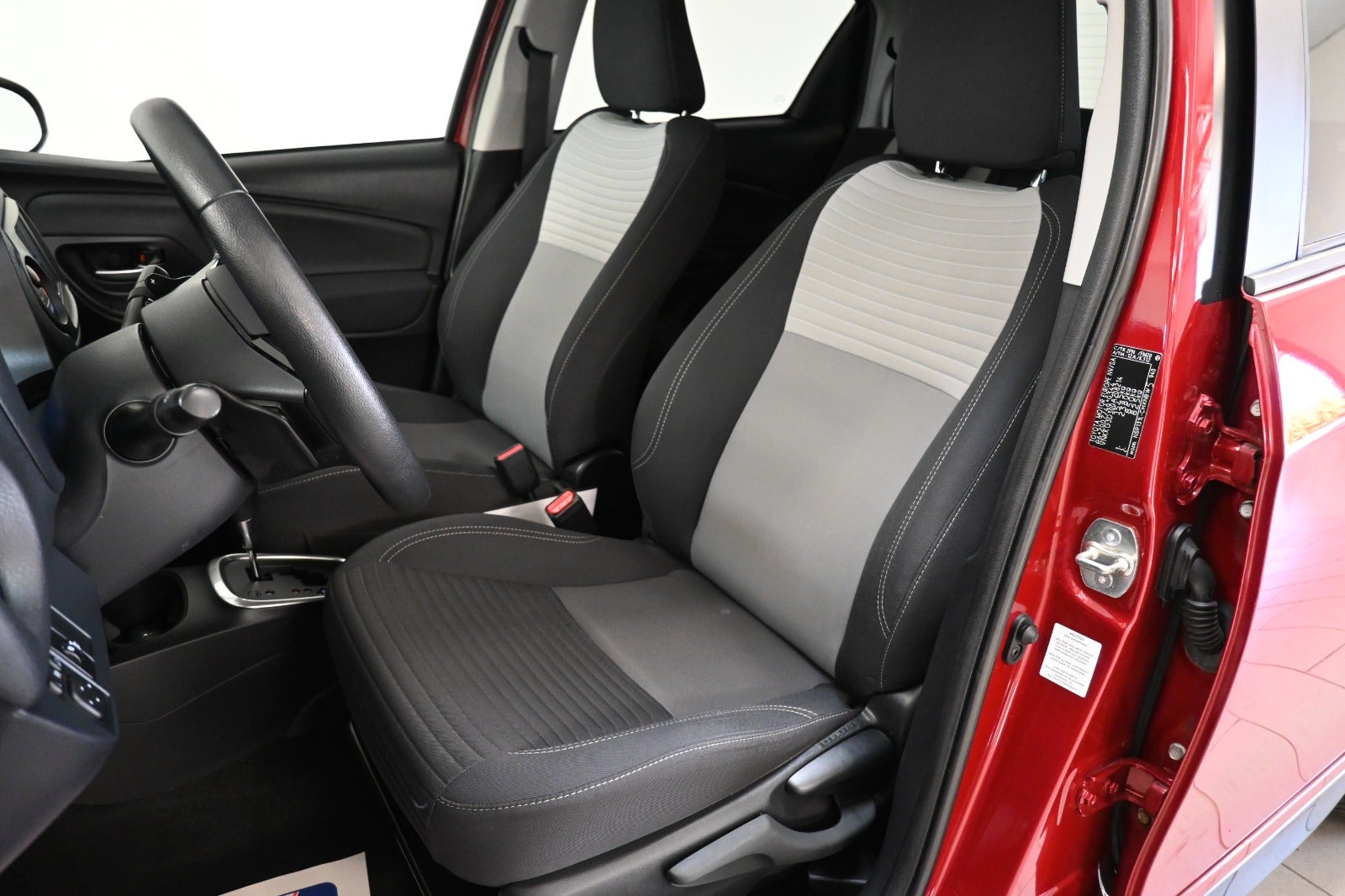 Toyota Yaris VVT-iE T3 Premium MDS