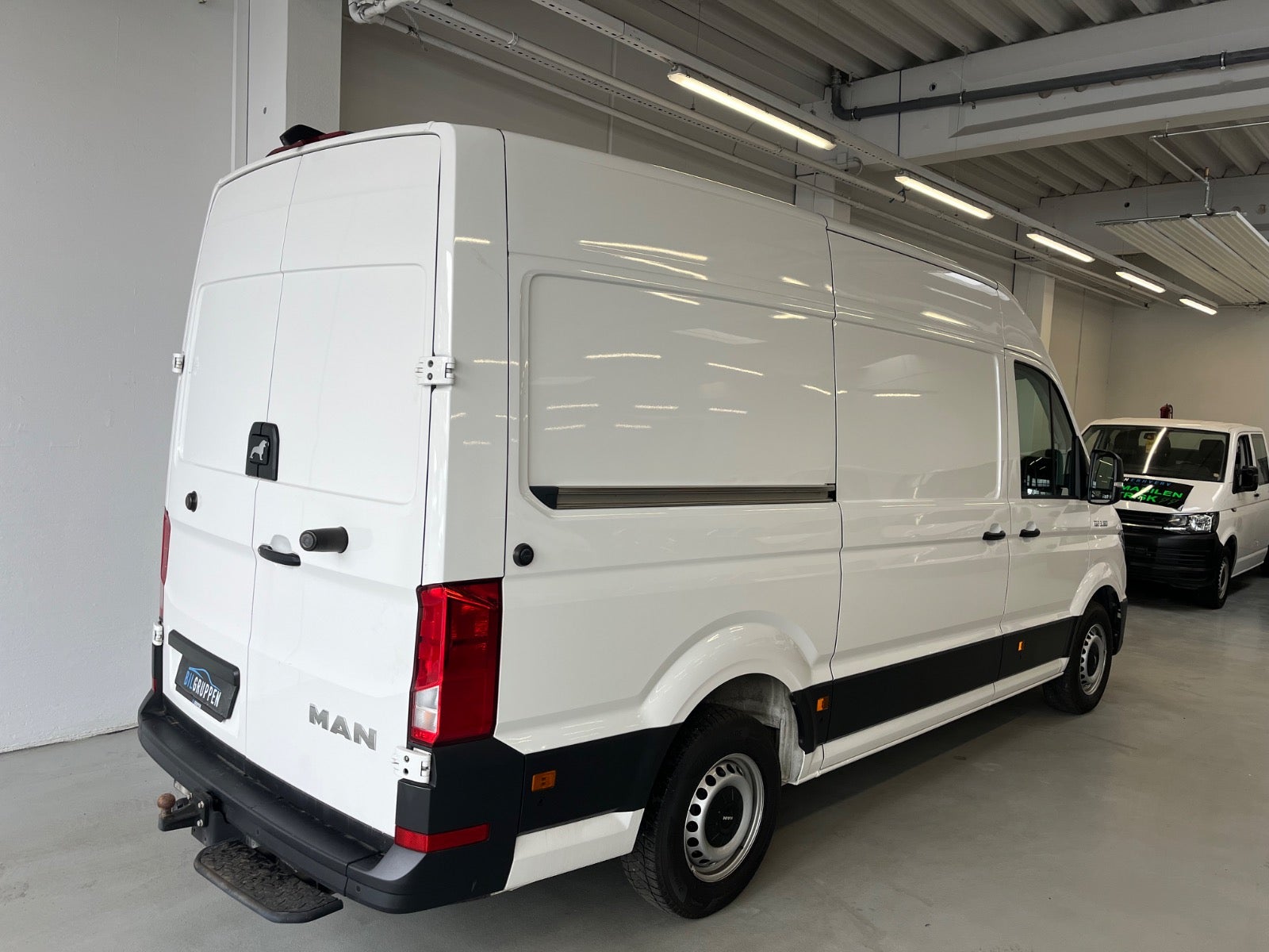Billede af MAN TGE 2,0 3.180 Kassevogn L3H3 aut. FWD