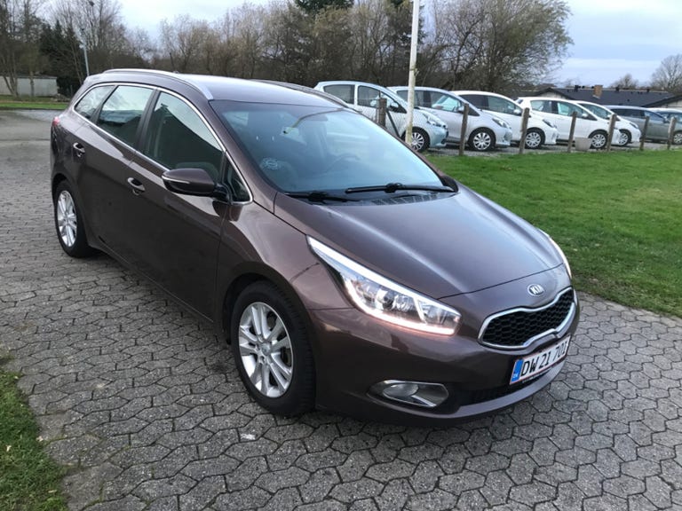 Kia Ceed CRDi 128 Premium SW