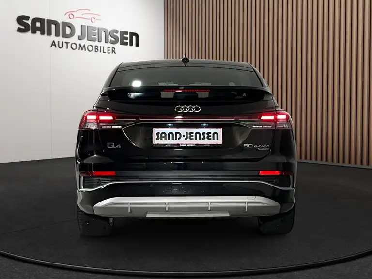 Audi Q4 e-tron S-line Sportback quattro