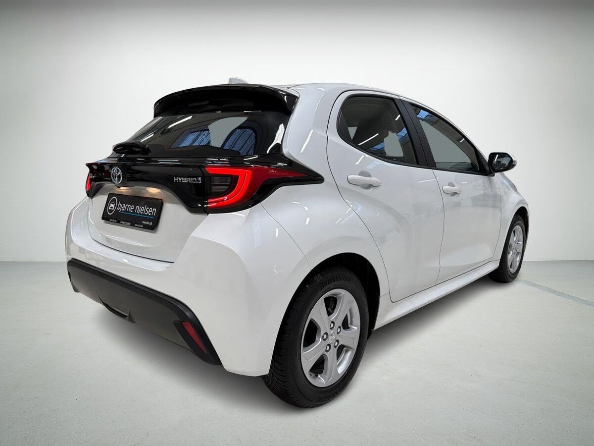 Toyota Yaris Hybrid Active e-CVT billede 2