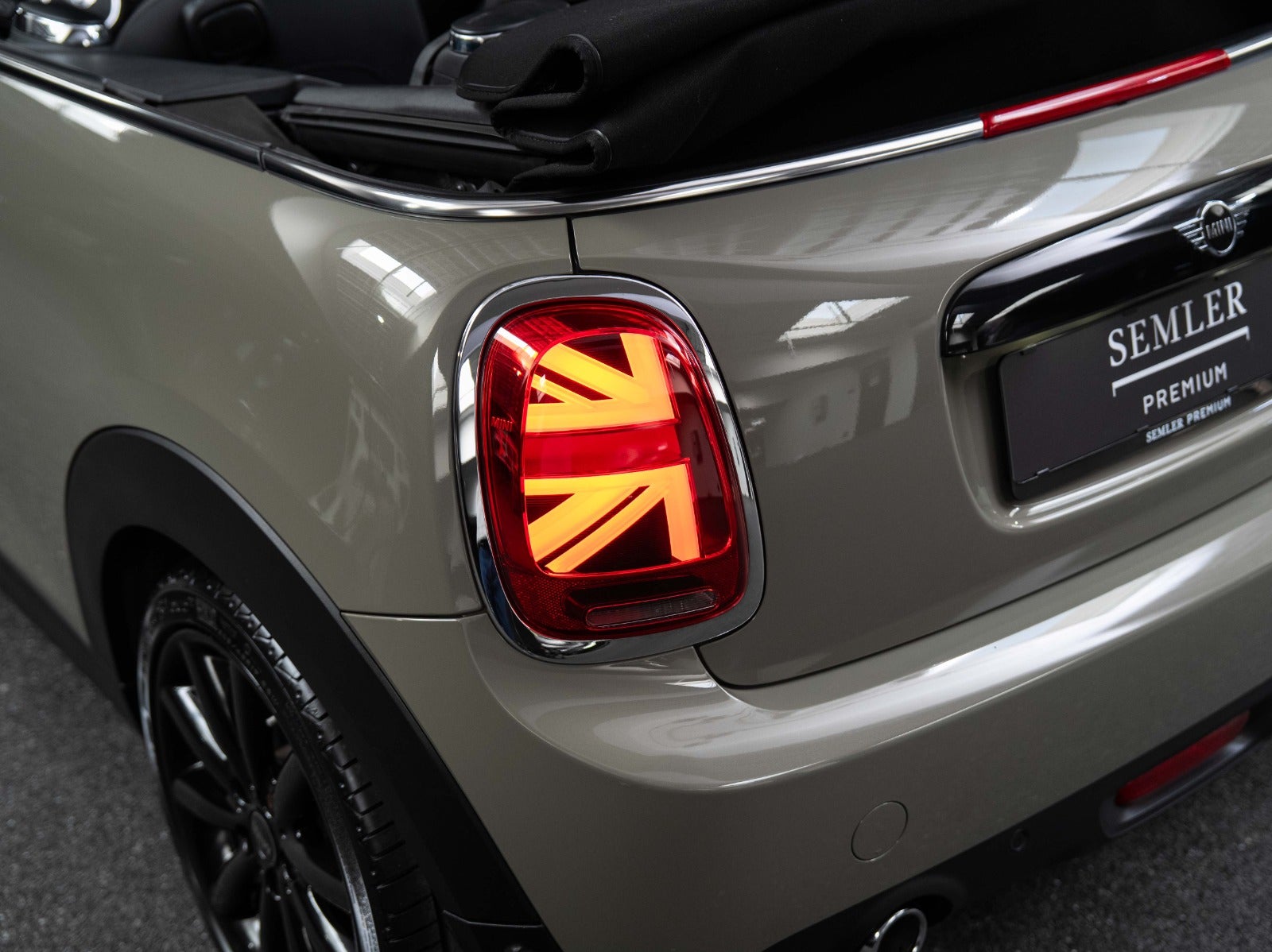 Gallery image 7 of 17