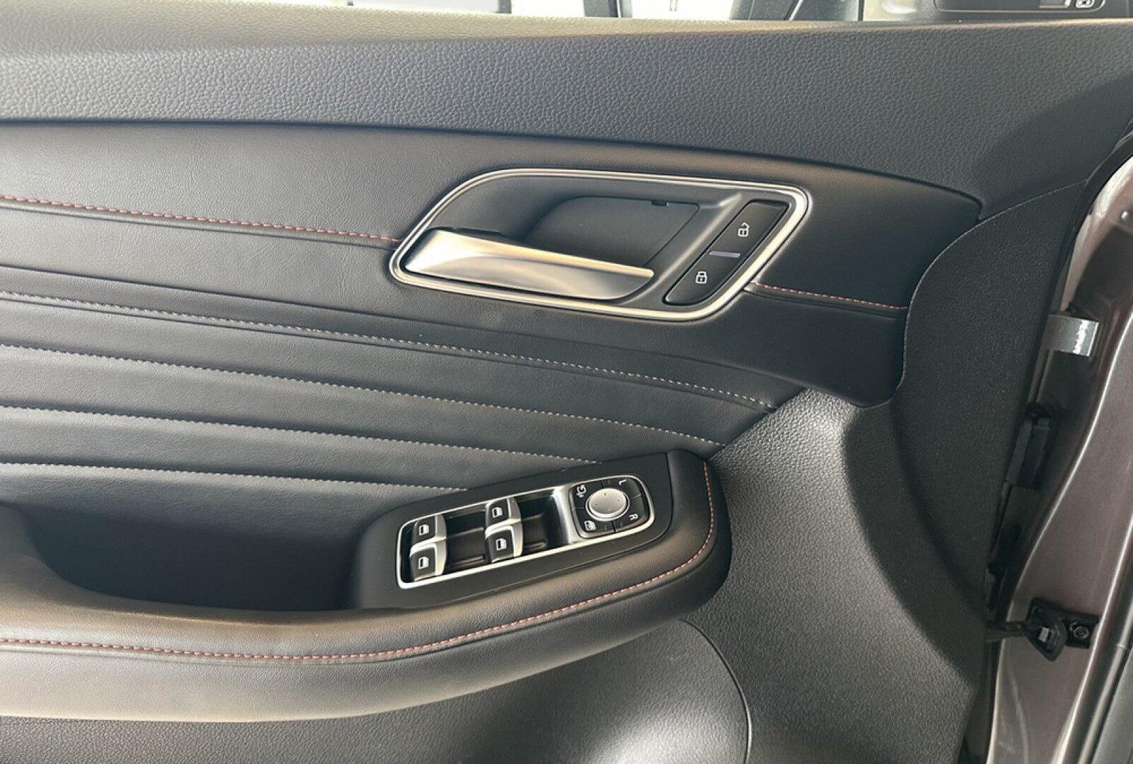 MG EHS PHEV Luxury