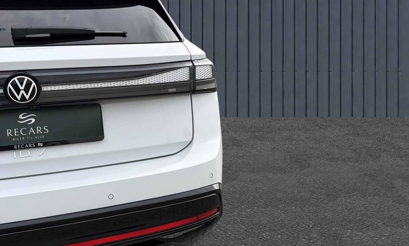VW ID.7 Style Tourer thumbnail 5