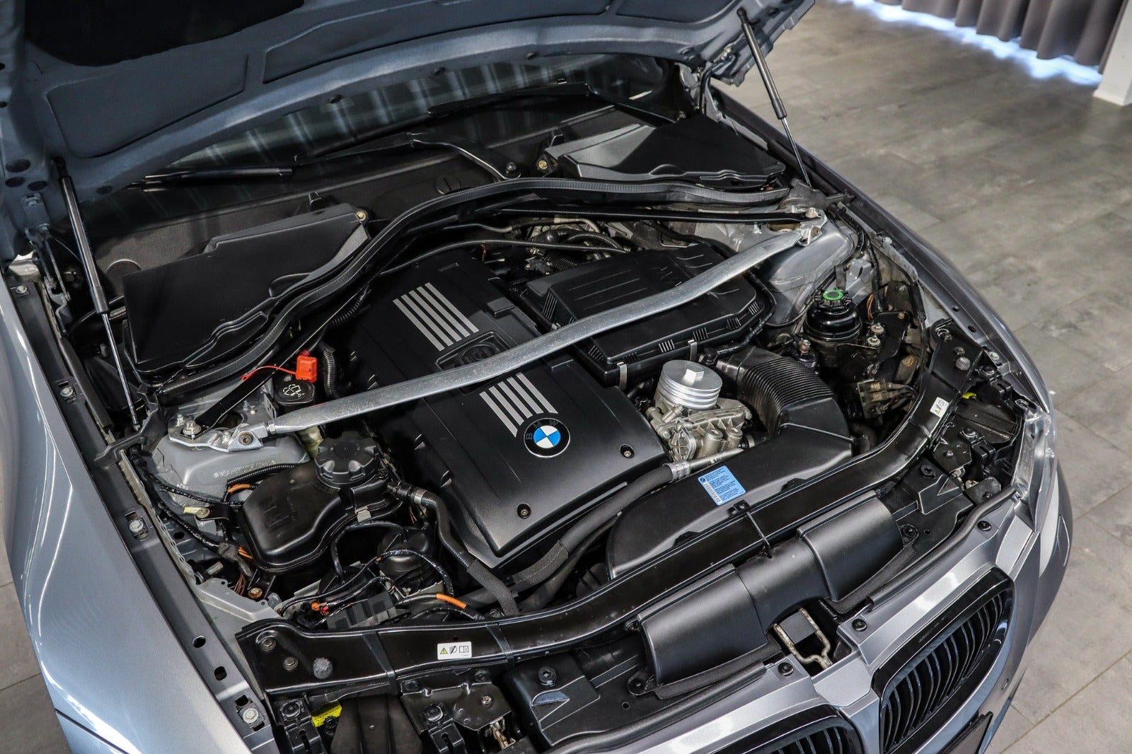 Billede af BMW 335i 3,0 Coupé Steptr.