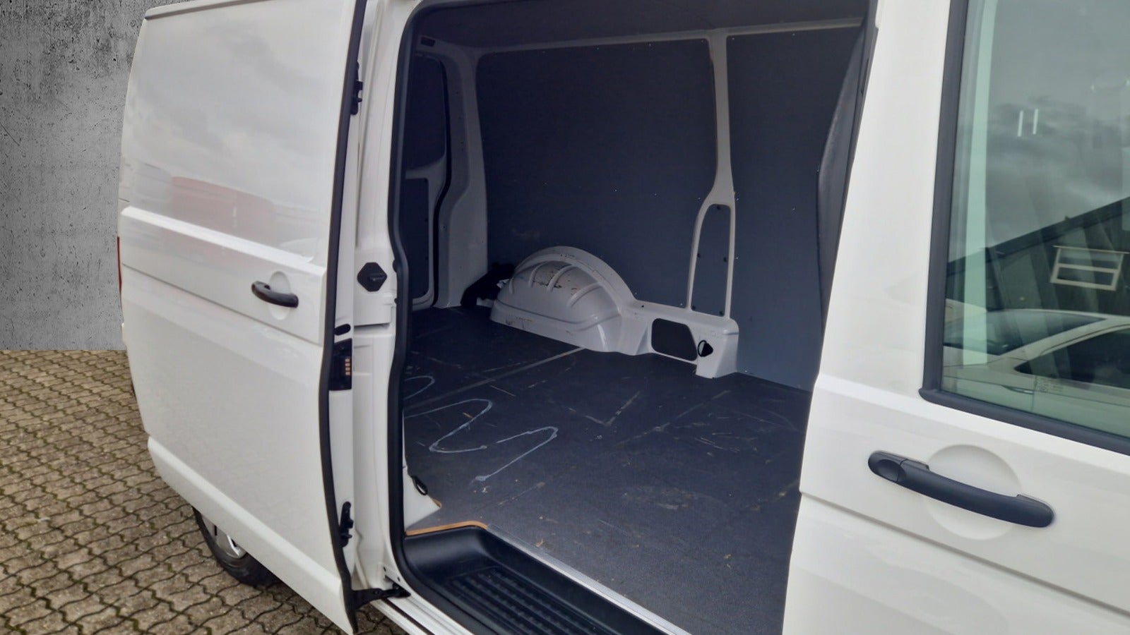 Billede af VW Transporter 2,0 TDi 150 Kassevogn DSG lang