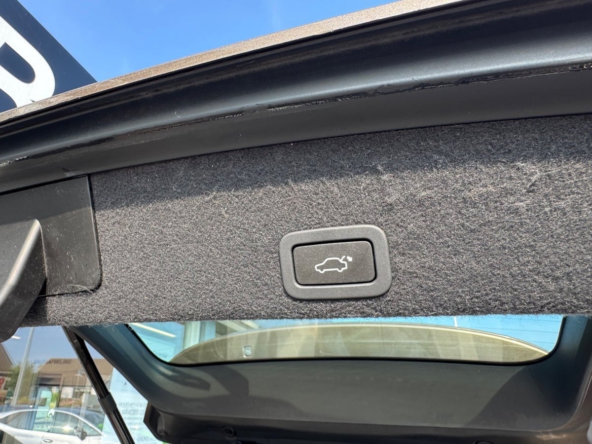 Billede af Volvo XC60 2,4 D5 215 Momentum aut. AWD Van