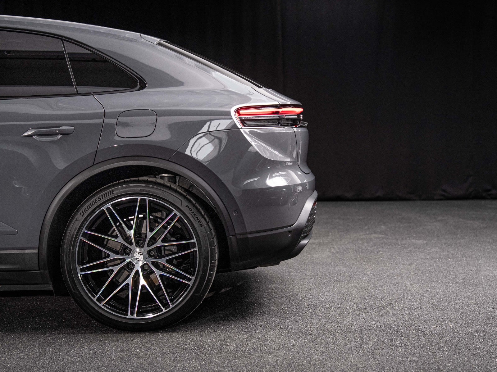 Gallery image 4 of 18