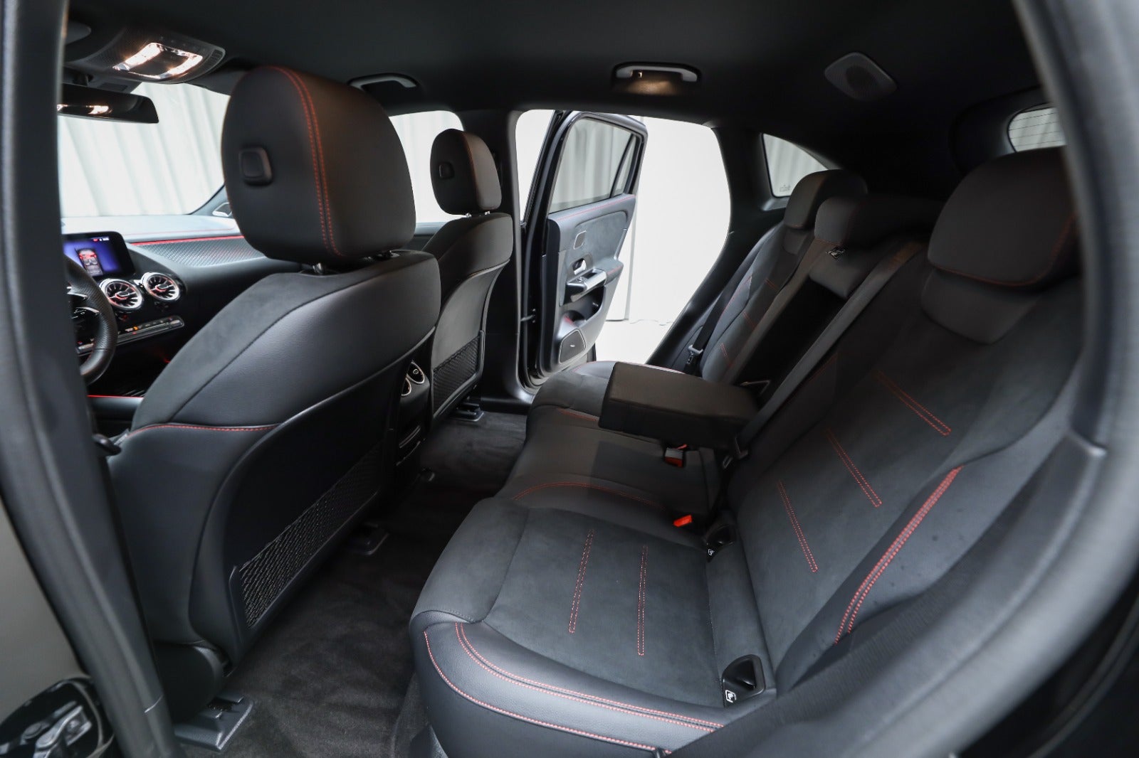 Mercedes-Benz EQA 250+ (5/8)