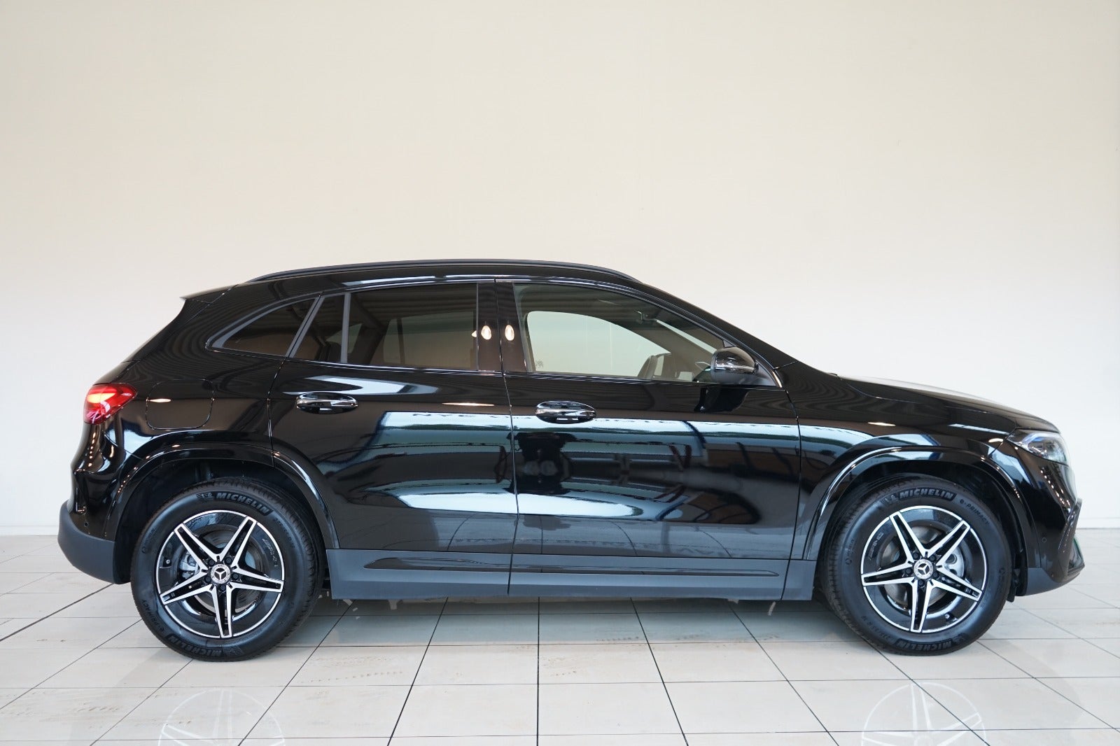 Mercedes EQA250