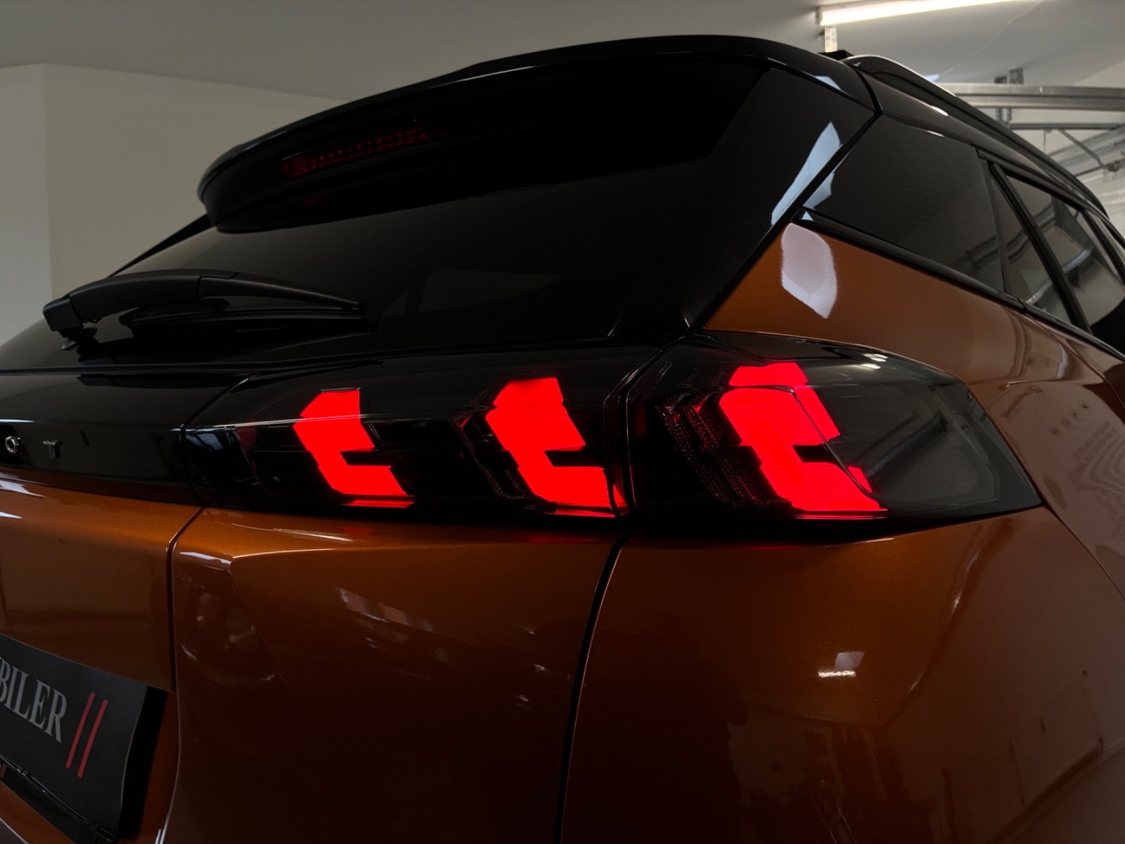 Billede af Peugeot e-2008 50 GT Sky