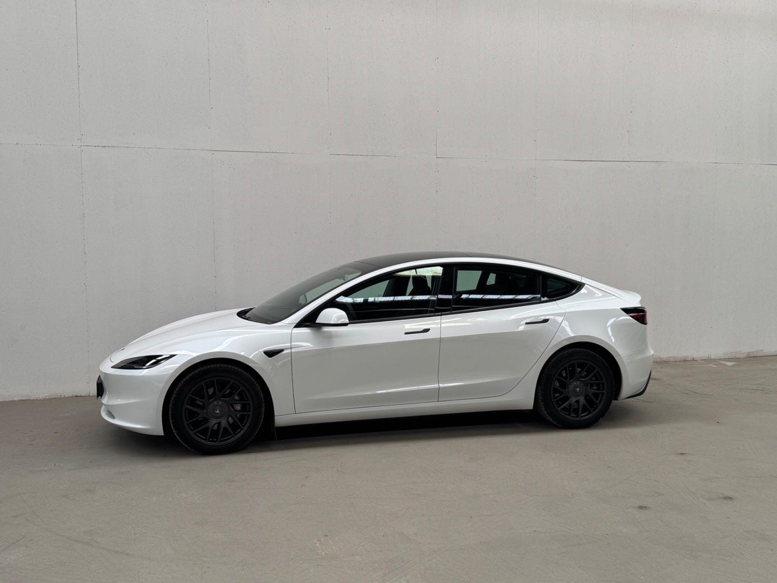 Tesla Model 3 Long Range AWD A