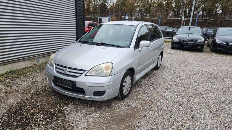 Suzuki Liana 