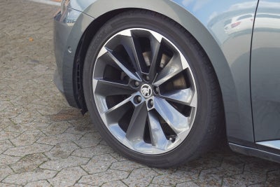 Skoda Superb TSi 180 Business Executive Combi DSG