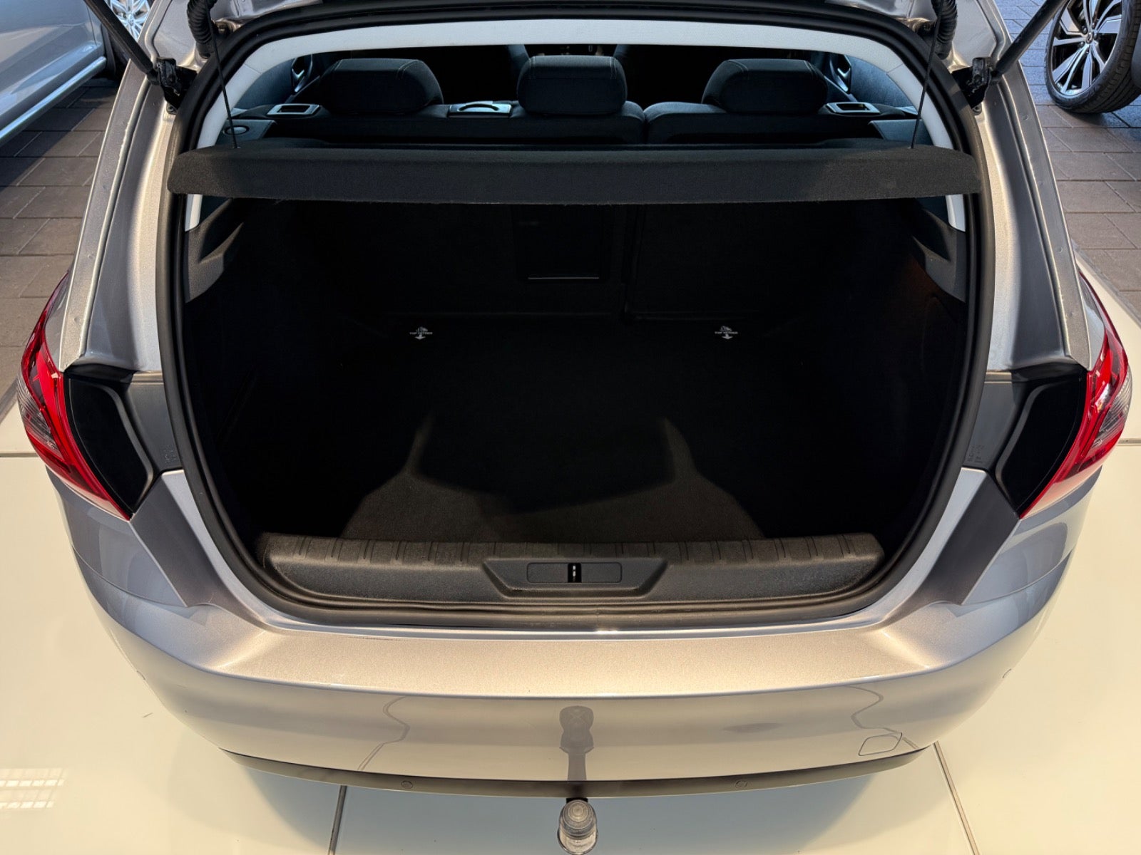 Billede af Peugeot 308 1,5 BlueHDi 130 Selection Sky