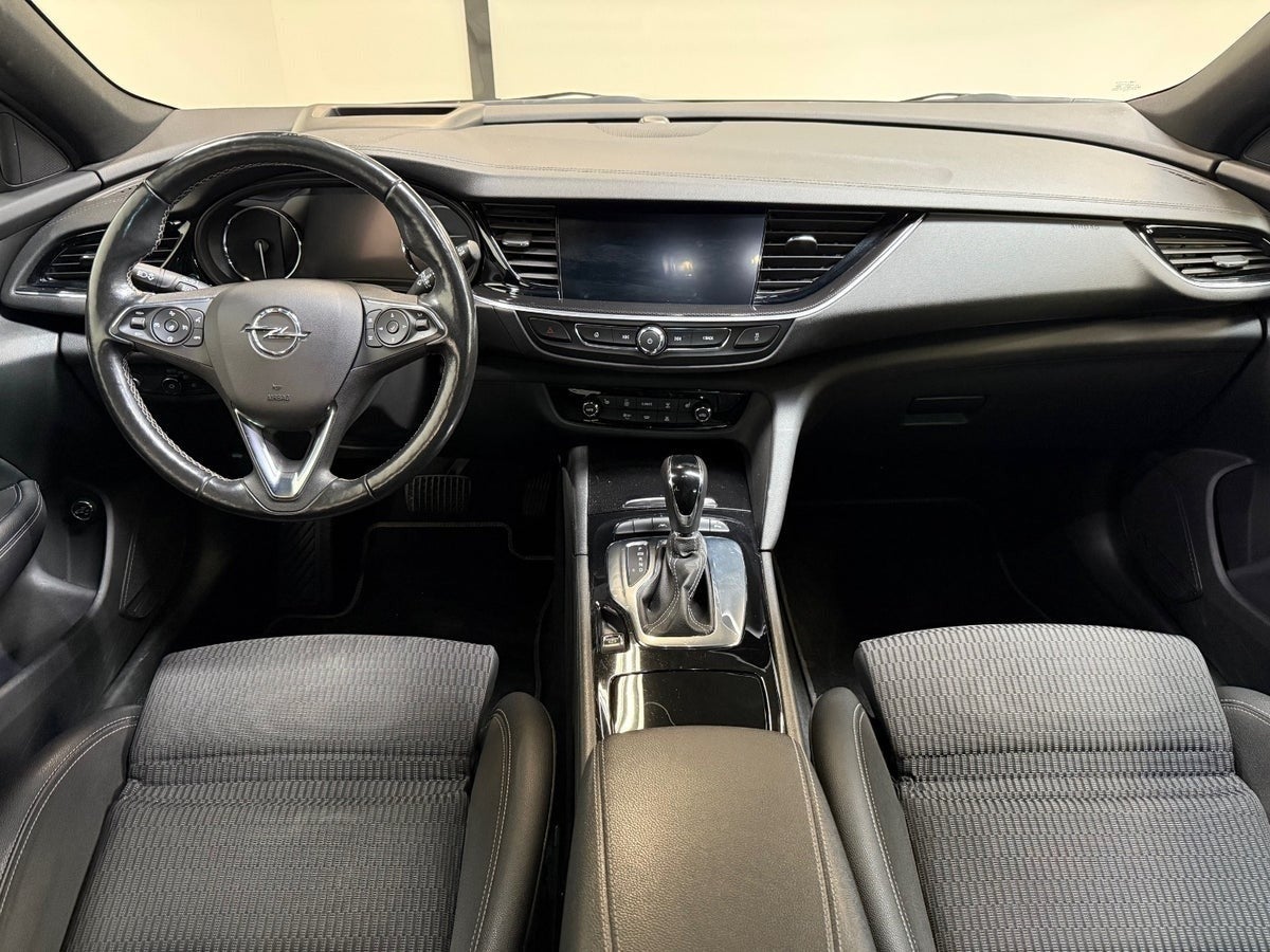 Opel Insignia D 174 Ultimate Sport Tourer aut.