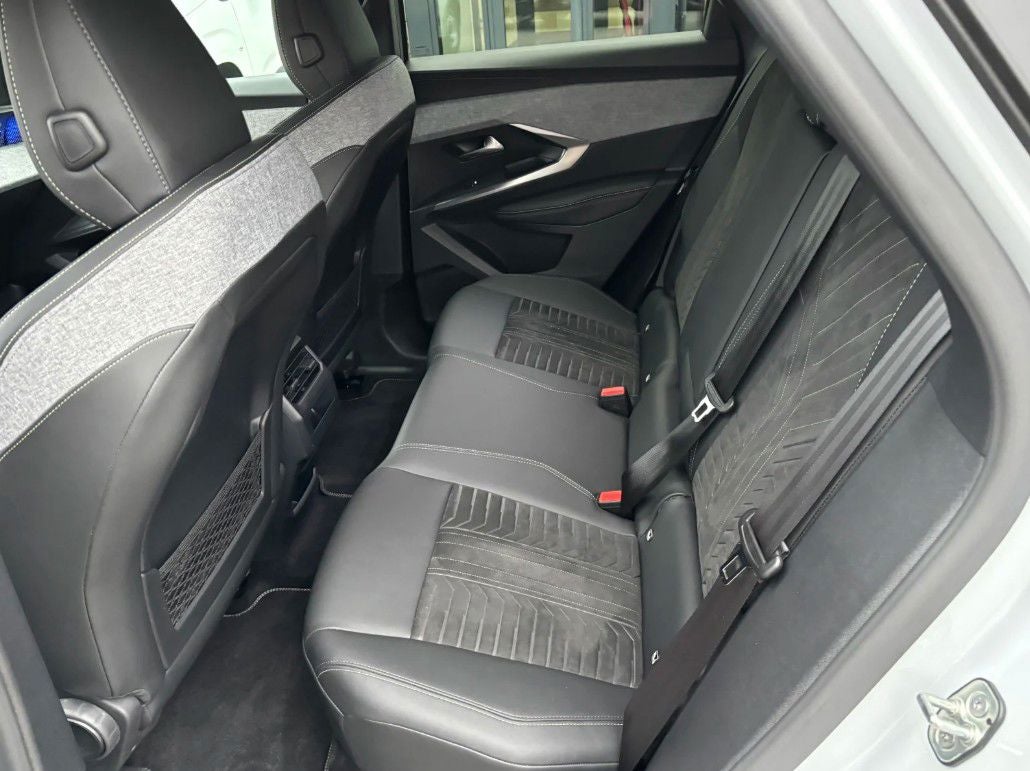 Billede af Peugeot e-3008 77 GT Pack