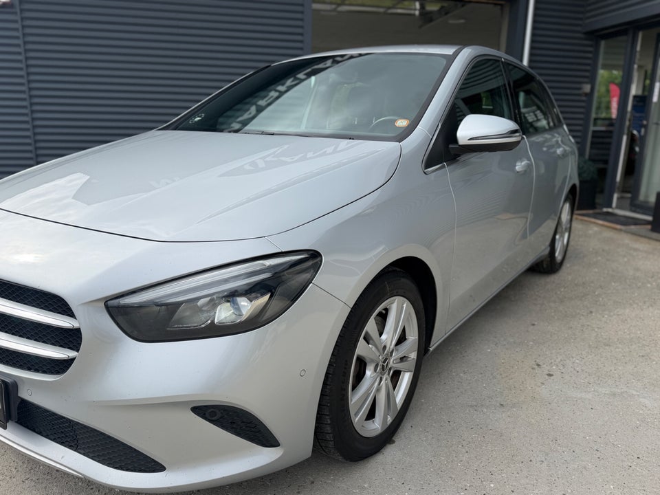 Mercedes B200 d, Billede 2