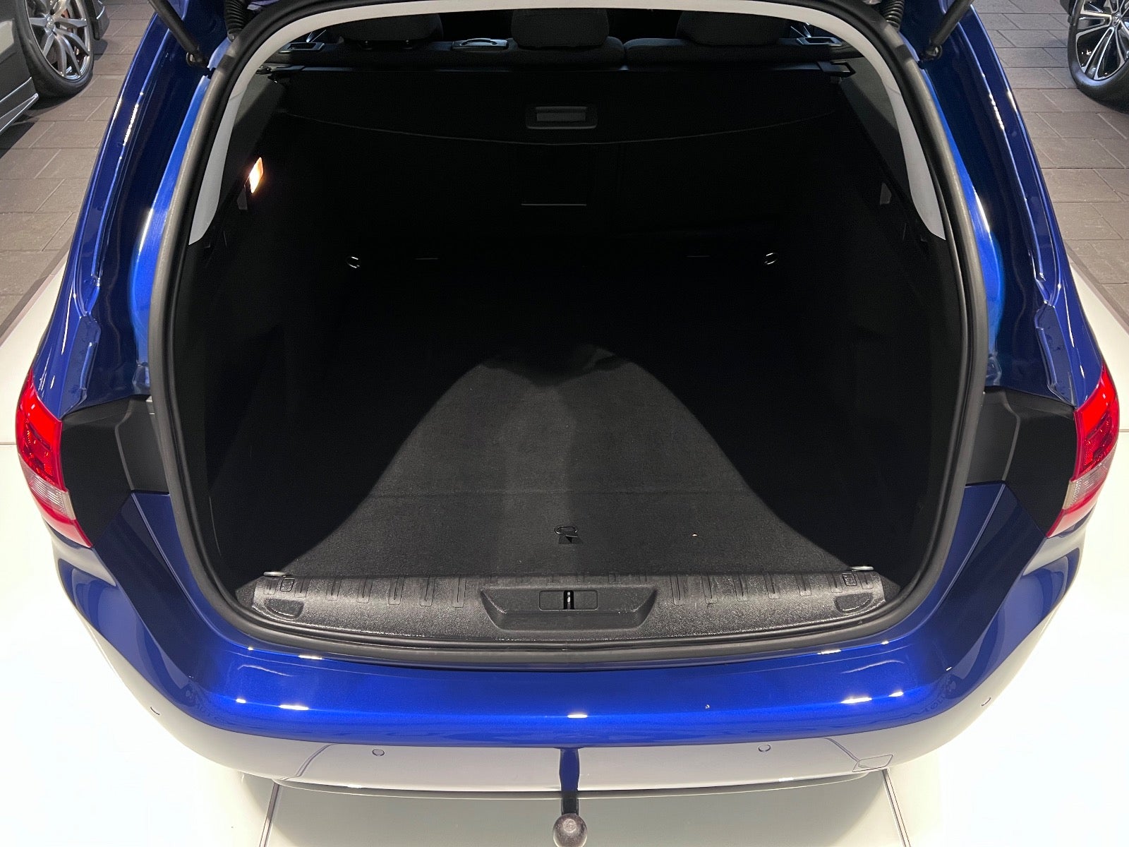 Billede af Peugeot 308 1,5 BlueHDi 130 Allure Lux SW