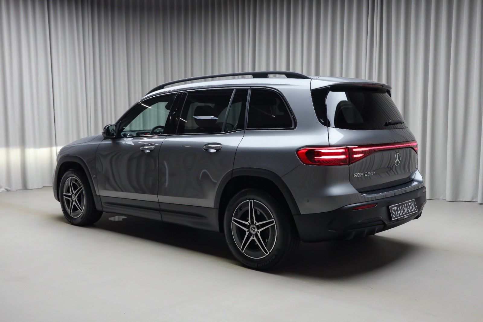 Mercedes-Benz EQB 250+ (3/8)