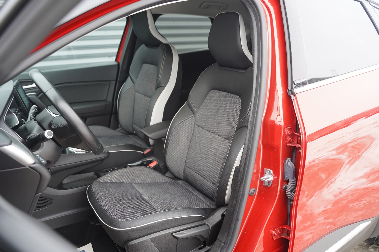 Billede af Renault Captur 1,6 E-Tech Intens