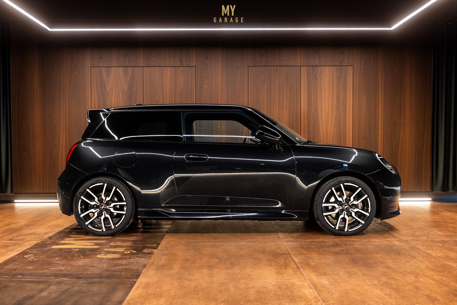 MINI Cooper SE - JCW Trim L